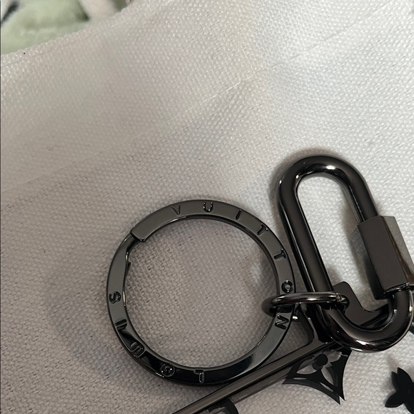 Louis Vuitton Keychain Card ID 🪪 ID WALLET - Picture 5 of 13